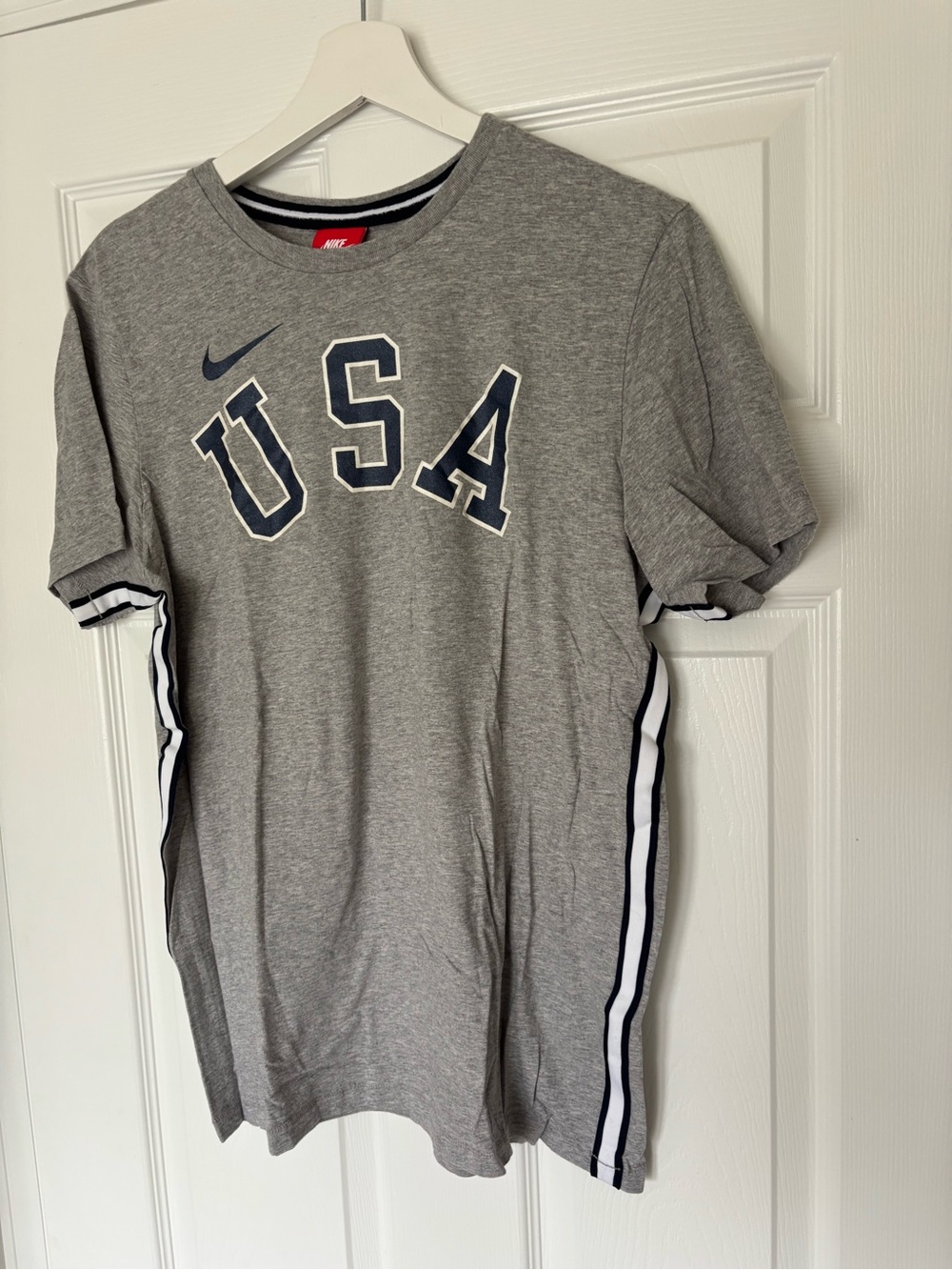 Nike Grey Short-Sleeve USA Graphic Tee with Navy Accents
